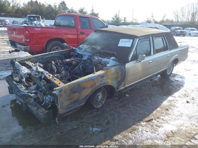 1986 Lincoln Town Car მანქანა იყიდება აუქციონზე, vin: 1LNBP96F6GY689151, აუქციონის ნომერი: 44328485