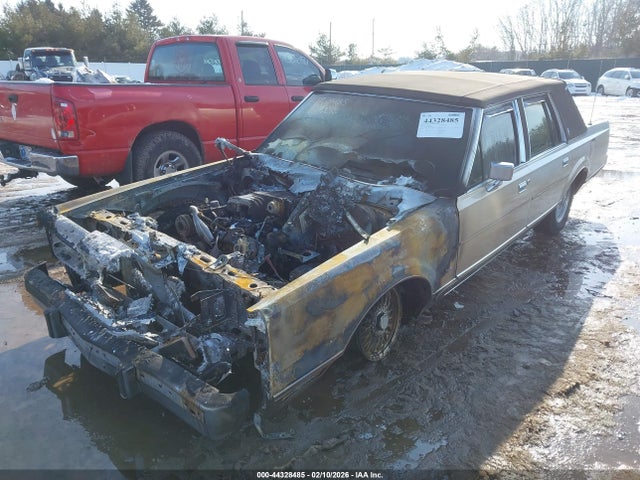 1986 Lincoln Town Car მანქანა იყიდება აუქციონზე, vin: 1LNBP96F6GY689151, აუქციონის ნომერი: 44328485