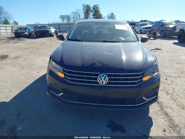 44328548 :رقم المزاد ، 1VWAT7A33HC052856 vin ، 2017 Volkswagen Passat 1.8t S مزاد بيع