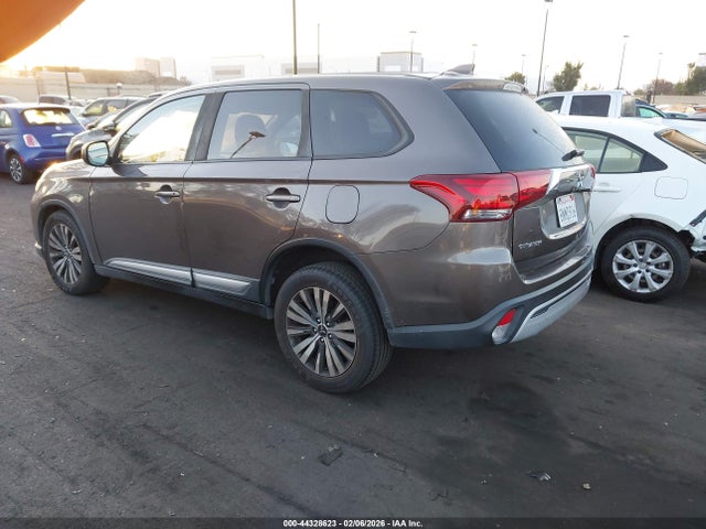 2020 MITSUBISHI OUTLANDER JA4AD2A33LZ018967 Photo 2