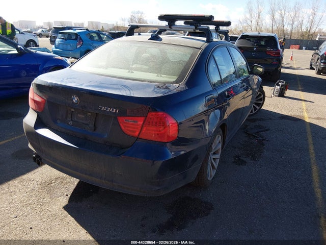 2011 Bmw 328i Xdrive მანქანა იყიდება აუქციონზე, vin: WBAPK5C50BF126014, აუქციონის ნომერი: 44328654
