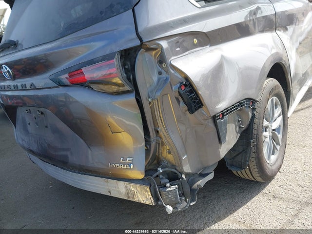 Toyota SIENNA LE 2021 5TDBRKEC0MS073840 Image 18
