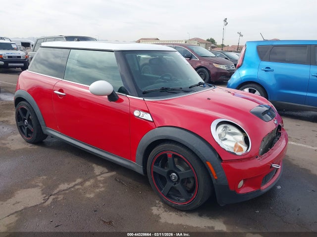 2008 MINI COOPER S WMWMF735X8TV37918 Photo 0