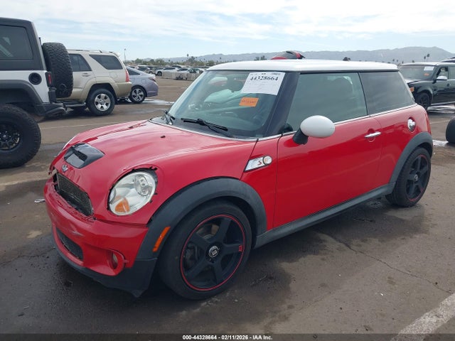 2008 MINI COOPER S WMWMF735X8TV37918 Photo 1