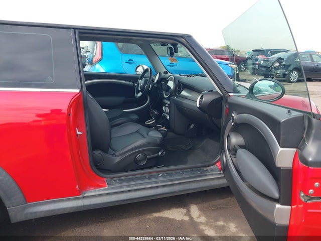 2008 MINI COOPER S WMWMF735X8TV37918 Photo 4