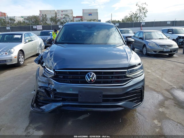 3VVCB7AX1NM132881 Volkswagen Tiguan 2.0t Se R-line Black