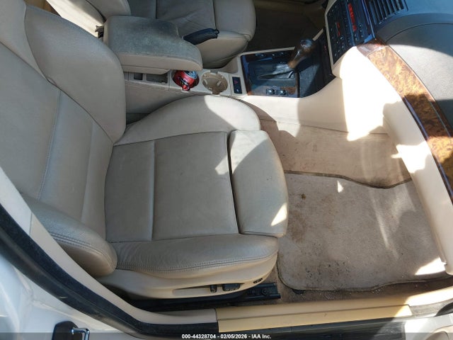 2005 Bmw 325i მანქანა იყიდება აუქციონზე, vin: WBAET37425NJ85635, აუქციონის ნომერი: 44328704