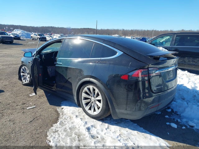 2016 TESLA MODEL X 5YJXCDE20GF034085 Photo 2
