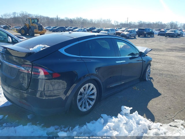2016 TESLA MODEL X 5YJXCDE20GF034085 Photo 3