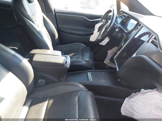 2016 TESLA MODEL X 5YJXCDE20GF034085 Photo 4