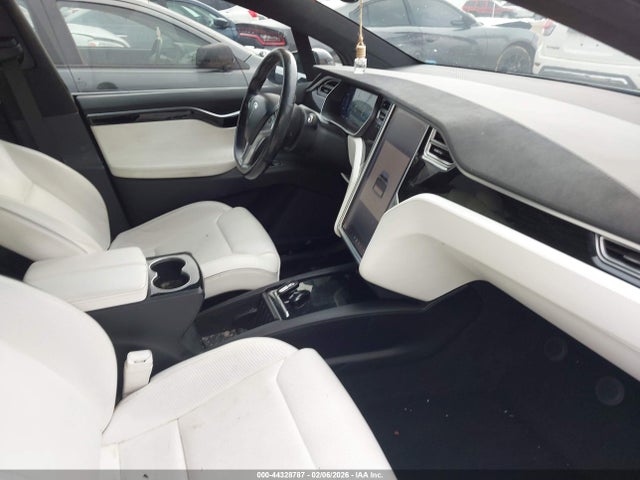 Продажа на аукционе авто 2016 Tesla Model X 60d/70d/75d/90d, vin: 5YJXCAE20GF007953, номер лота: 44328787