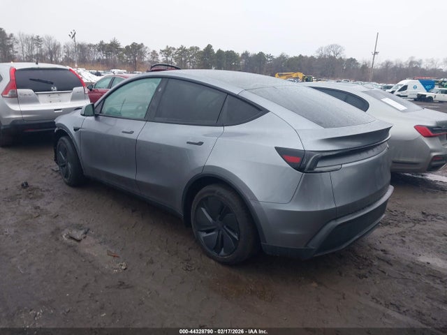 2026 TESLA MODEL Y 7SAYGDED2TF433264 Photo 2