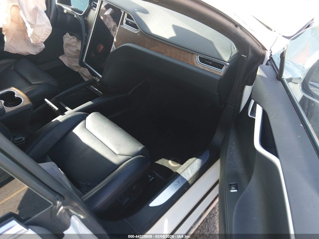 2018 Tesla Model S მანქანა იყიდება აუქციონზე, vin: 5YJSA1E20JF247866, აუქციონის ნომერი: 44328809