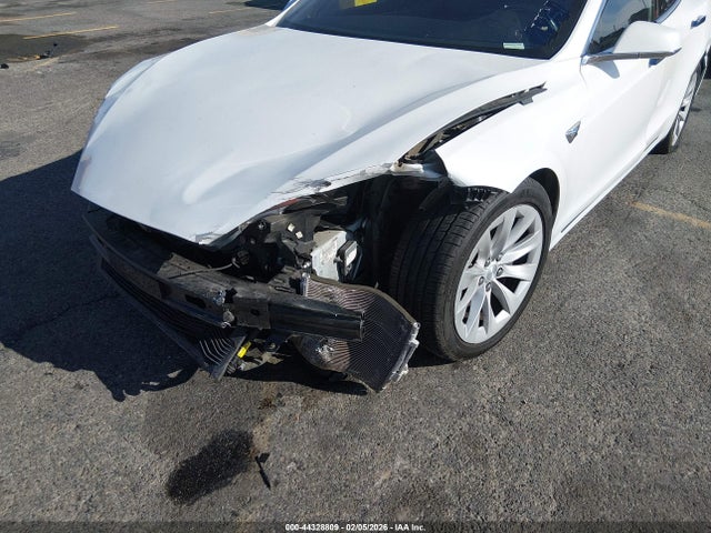 2018 Tesla Model S მანქანა იყიდება აუქციონზე, vin: 5YJSA1E20JF247866, აუქციონის ნომერი: 44328809