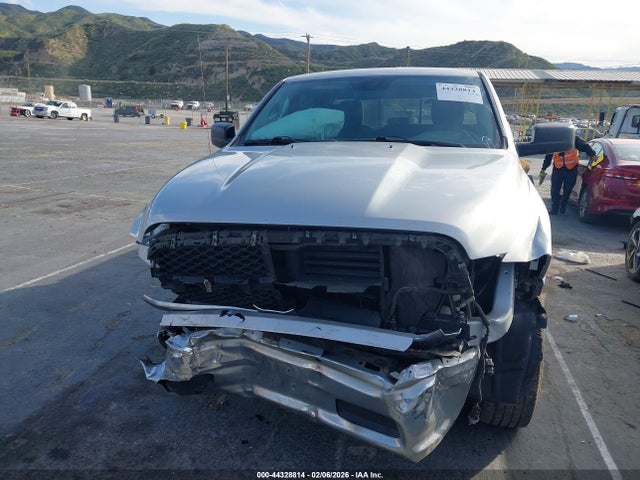 1C6RR6GGXJS114605 RAM 1500 Slt 4x2 6&#039;4 Box