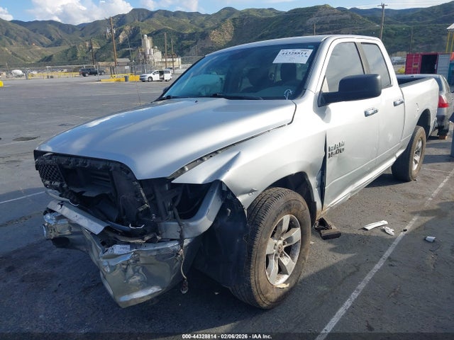 2018 RAM 1500 1C6RR6GGXJS114605 Photo 1