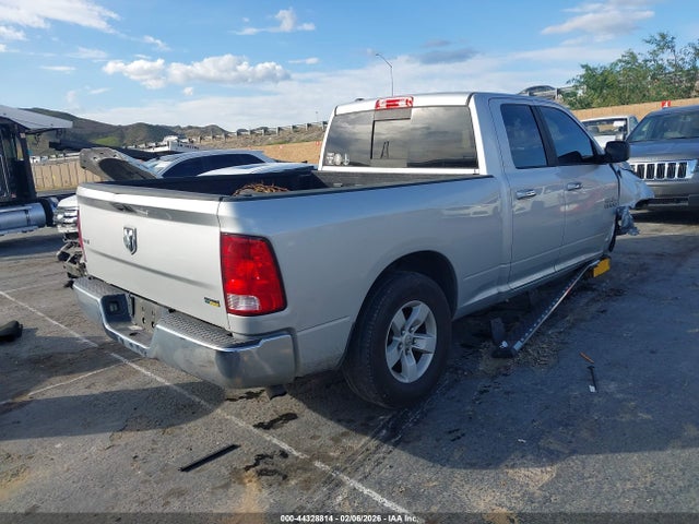 2018 RAM 1500 1C6RR6GGXJS114605 Photo 3