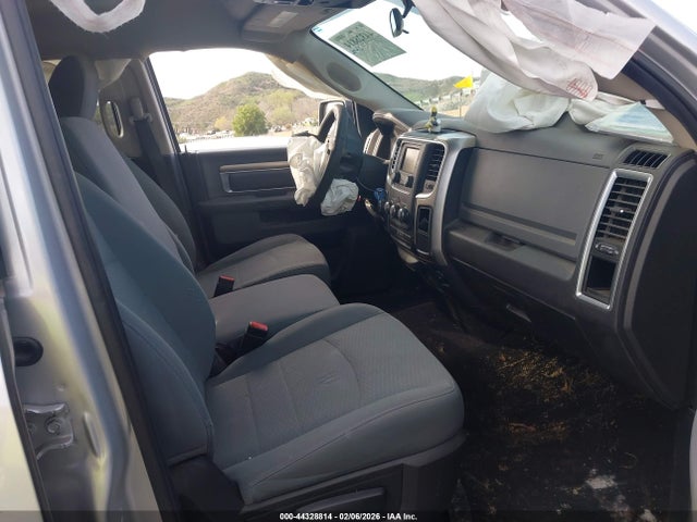 2018 RAM 1500 1C6RR6GGXJS114605 Photo 4