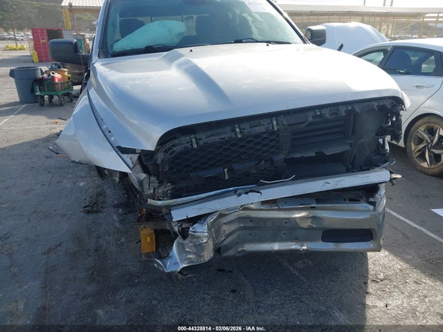 2018 RAM 1500 1C6RR6GGXJS114605 Photo 5