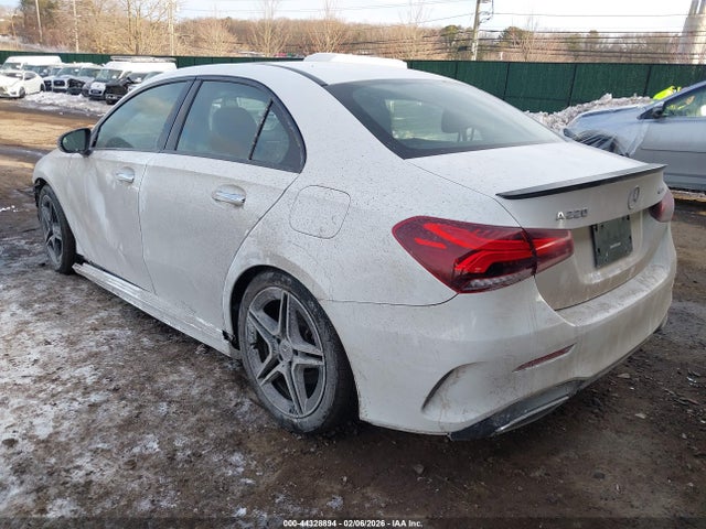 44328894 :رقم المزاد ، W1K3G4FBXNJ341597 vin ، 2022 Mercedes-benz A 220 4matic مزاد بيع