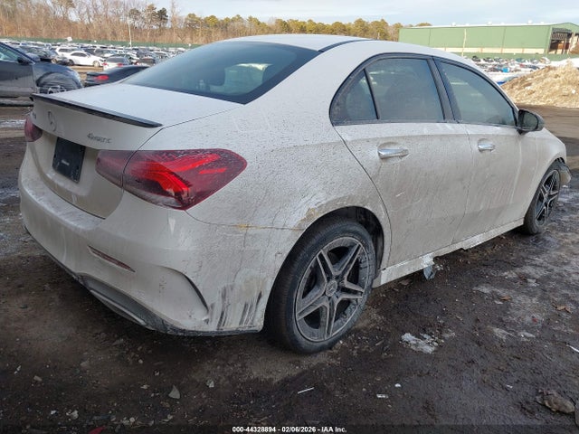 44328894 :رقم المزاد ، W1K3G4FBXNJ341597 vin ، 2022 Mercedes-benz A 220 4matic مزاد بيع