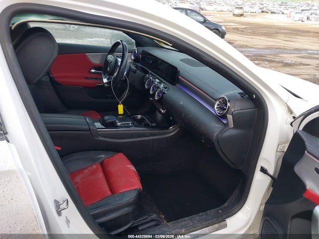 44328894 :رقم المزاد ، W1K3G4FBXNJ341597 vin ، 2022 Mercedes-benz A 220 4matic مزاد بيع