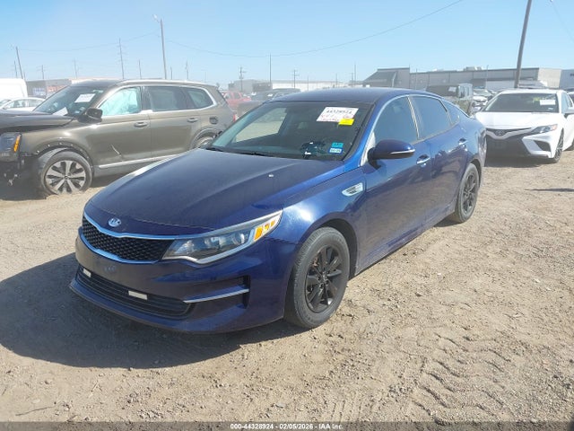 Продажа на аукционе авто 2017 Kia Optima Lx, vin: 5XXGT4L38HG160432, номер лота: 44328924