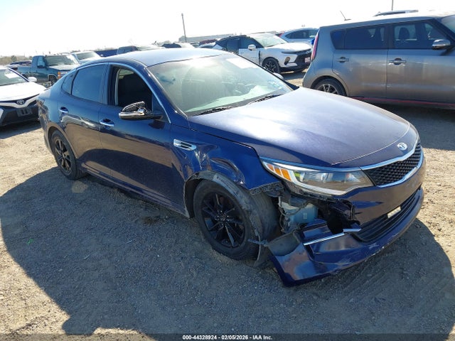 Продажа на аукционе авто 2017 Kia Optima Lx, vin: 5XXGT4L38HG160432, номер лота: 44328924
