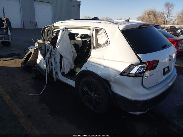 2021 VOLKSWAGEN TIGUAN 3VV2B7AX2MM027857 Photo 2