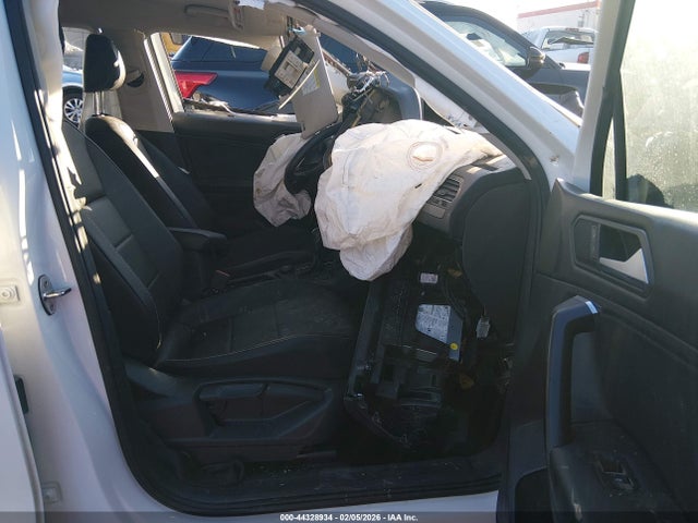 2021 VOLKSWAGEN TIGUAN 3VV2B7AX2MM027857 Photo 4