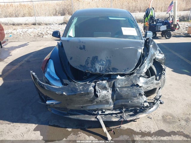 5YJ3E1EB5KF392721 Tesla Model 3 Long Range/performance