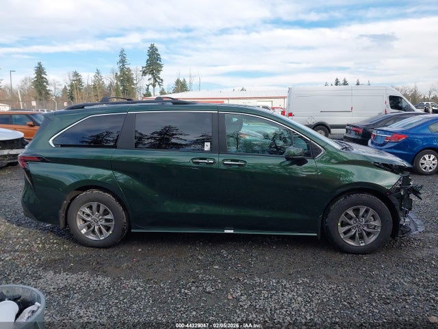 Toyota SIENNA XLE 2026 5TDYSKFC5TS228314 Image 14