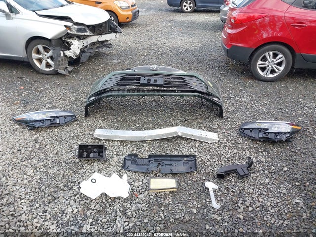 Toyota SIENNA XLE 2026 5TDYSKFC5TS228314 Image 12