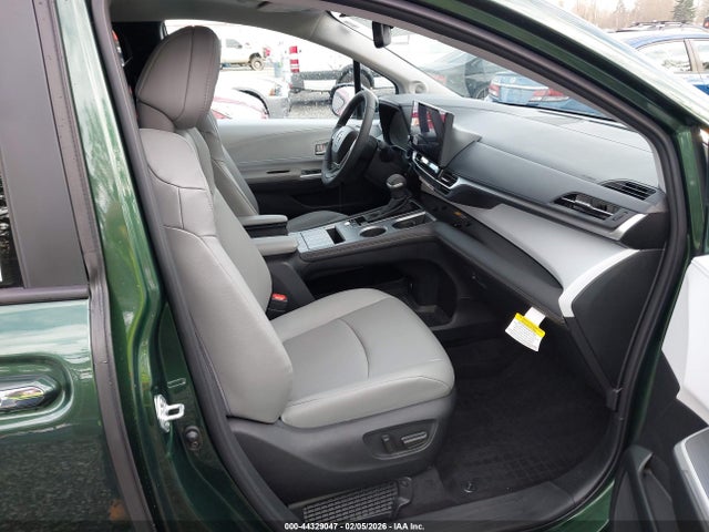 Toyota SIENNA XLE 2026 5TDYSKFC5TS228314 Image 18