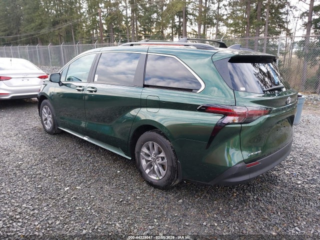 Toyota SIENNA XLE 2026 5TDYSKFC5TS228314 Image 3