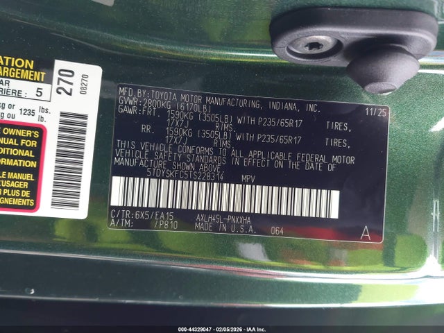 Toyota SIENNA XLE 2026 5TDYSKFC5TS228314 Image 9
