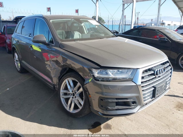 2017 AUDI Q7 WA1VAAF70HD008675 Photo 0