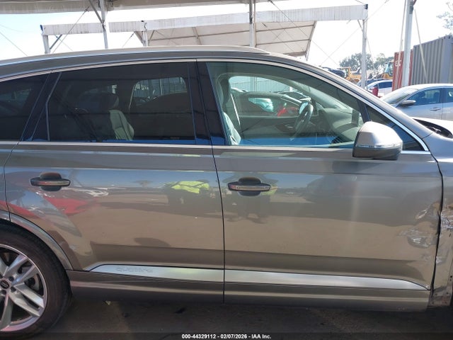 WA1VAAF70HD008675 Audi Q7 3.0t Premium