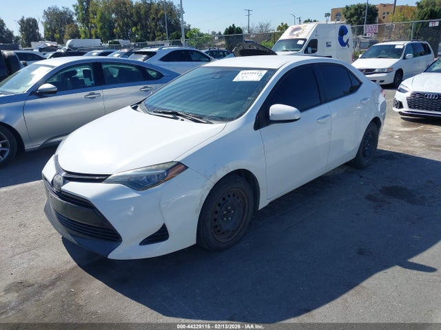 Toyota COROLLA LE 2018 2T1BURHE7JC012865 Image 2