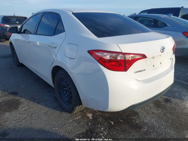 Toyota COROLLA LE 2018 2T1BURHE7JC012865 Image 3