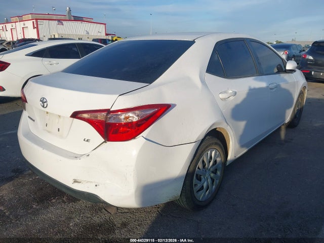 Toyota COROLLA LE 2018 2T1BURHE7JC012865 Image 4