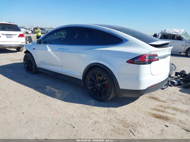 2020 TESLA MODEL X 5YJXCBE24LF231419 Photo 2
