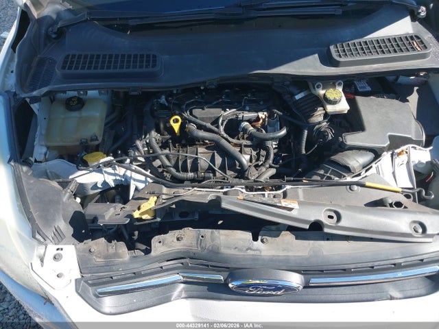 2015 Ford Escape Se მანქანა იყიდება აუქციონზე, vin: 1FMCU0GX4FUC24440, აუქციონის ნომერი: 44329141