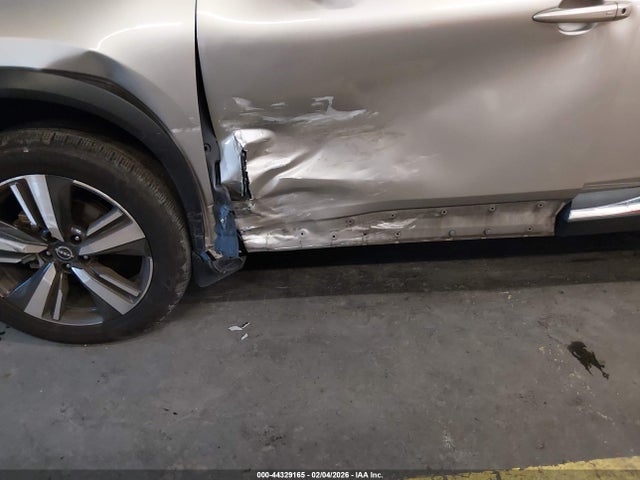 JN8BT3CB2NW332139 Nissan Rogue Sl Intelligent Awd