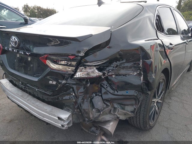 4T1T11AK8RU260504 Toyota CAMRY SE