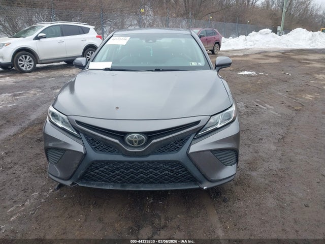 4T1B11HKXJU047723 Toyota CAMRY SE