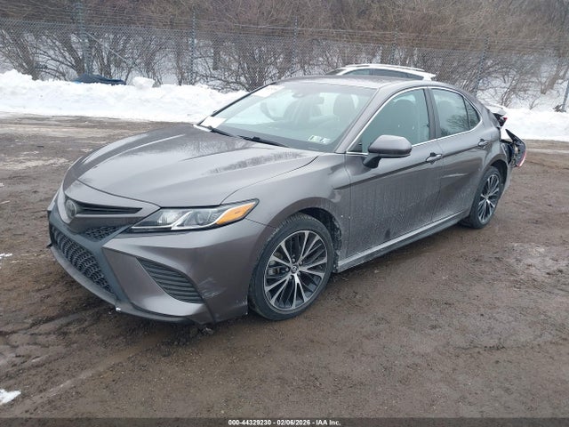 4T1B11HKXJU047723 Toyota CAMRY SE