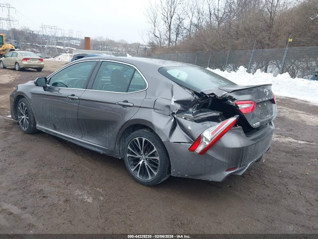 4T1B11HKXJU047723 Toyota CAMRY SE