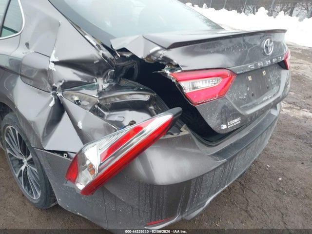4T1B11HKXJU047723 Toyota CAMRY SE