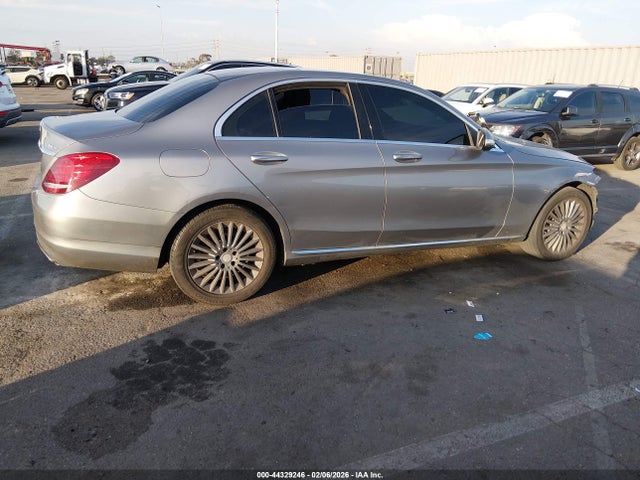 55SWF4KB1FU008292 Mercedes-Benz C 300 Luxury 4matic